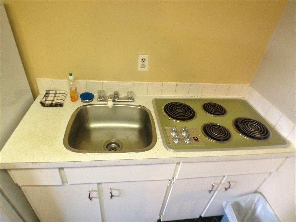 Galaxy Motel St. Paul Екстериор снимка