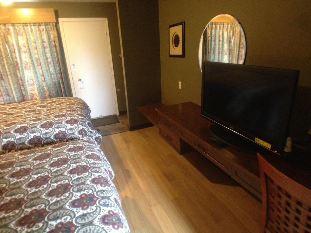 Galaxy Motel St. Paul Стая снимка
