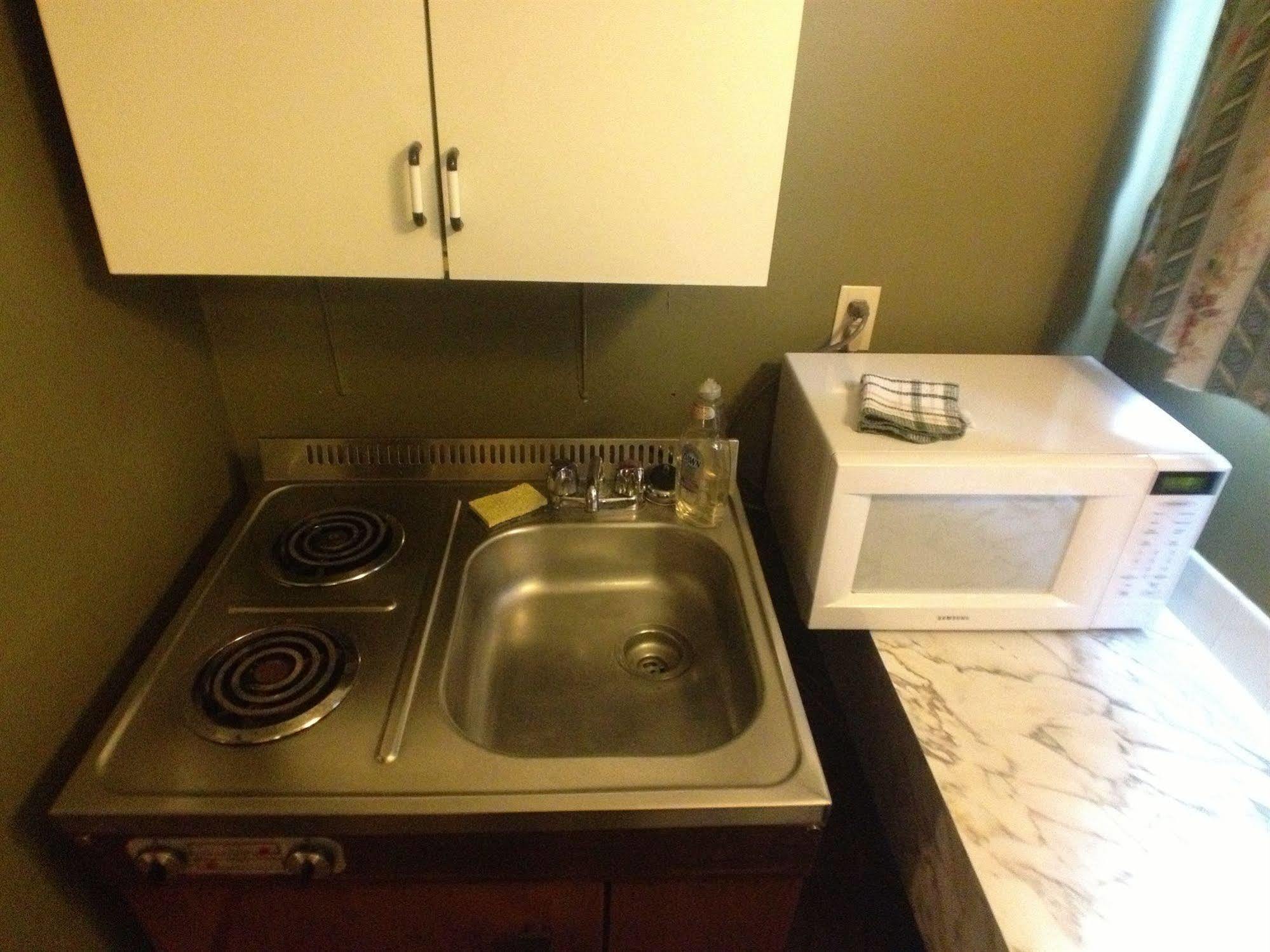 Galaxy Motel St. Paul Екстериор снимка