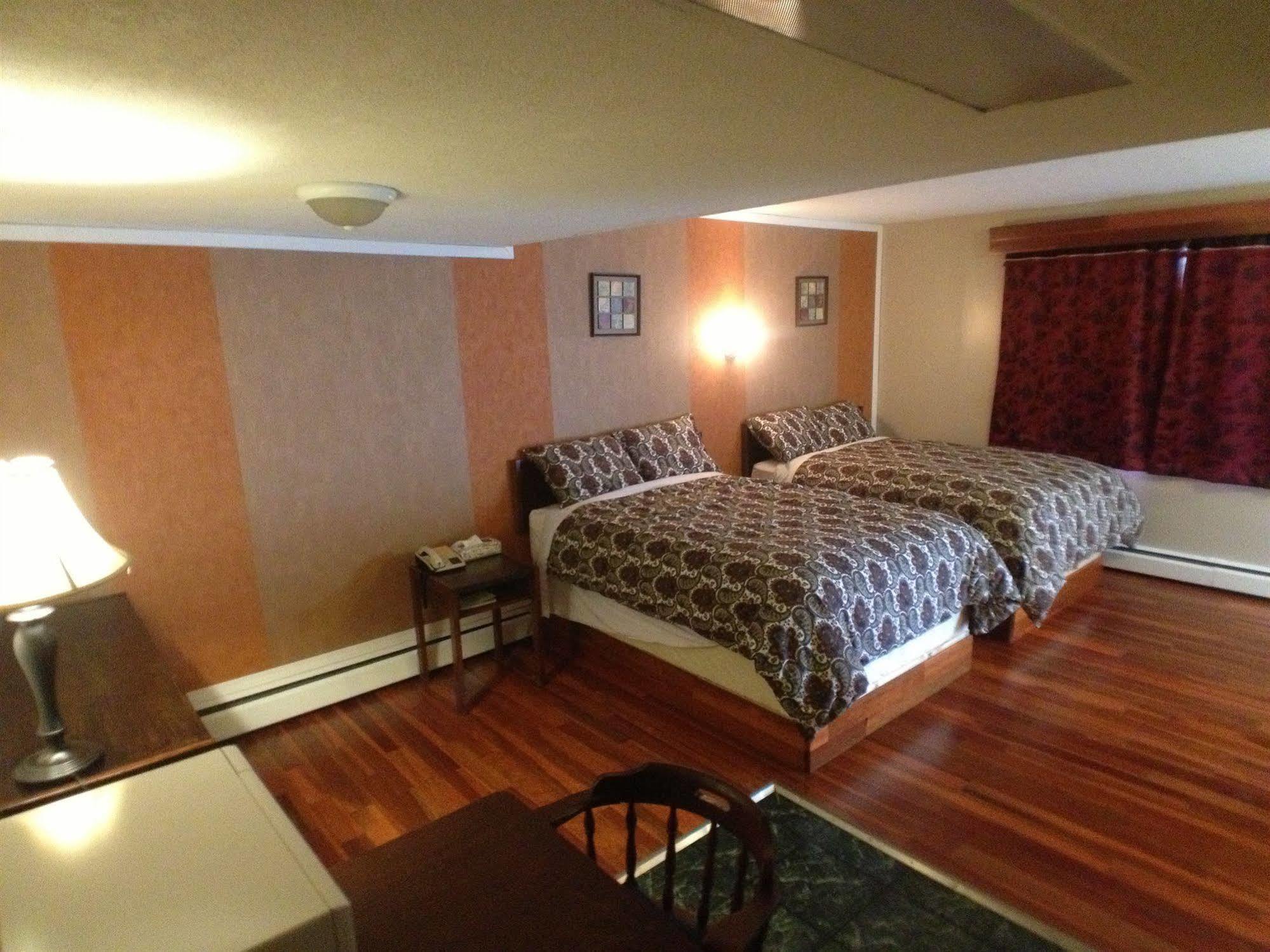 Galaxy Motel St. Paul Екстериор снимка