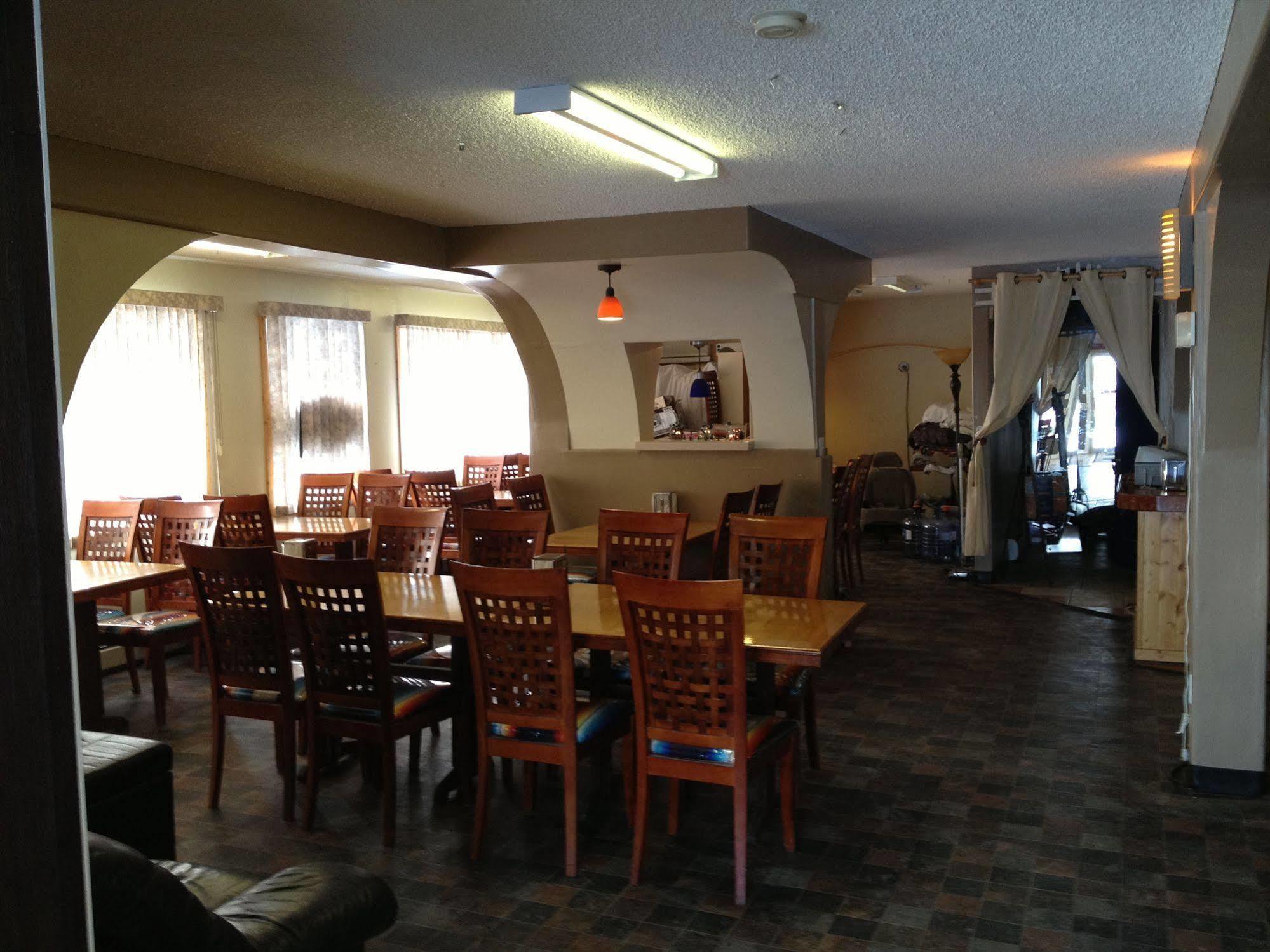 Galaxy Motel St. Paul Екстериор снимка